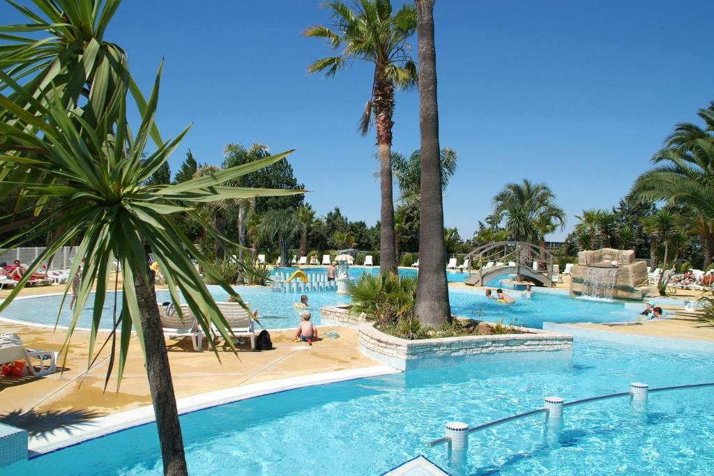 Camping Resort Les Champs Blancs Agde Exterior photo