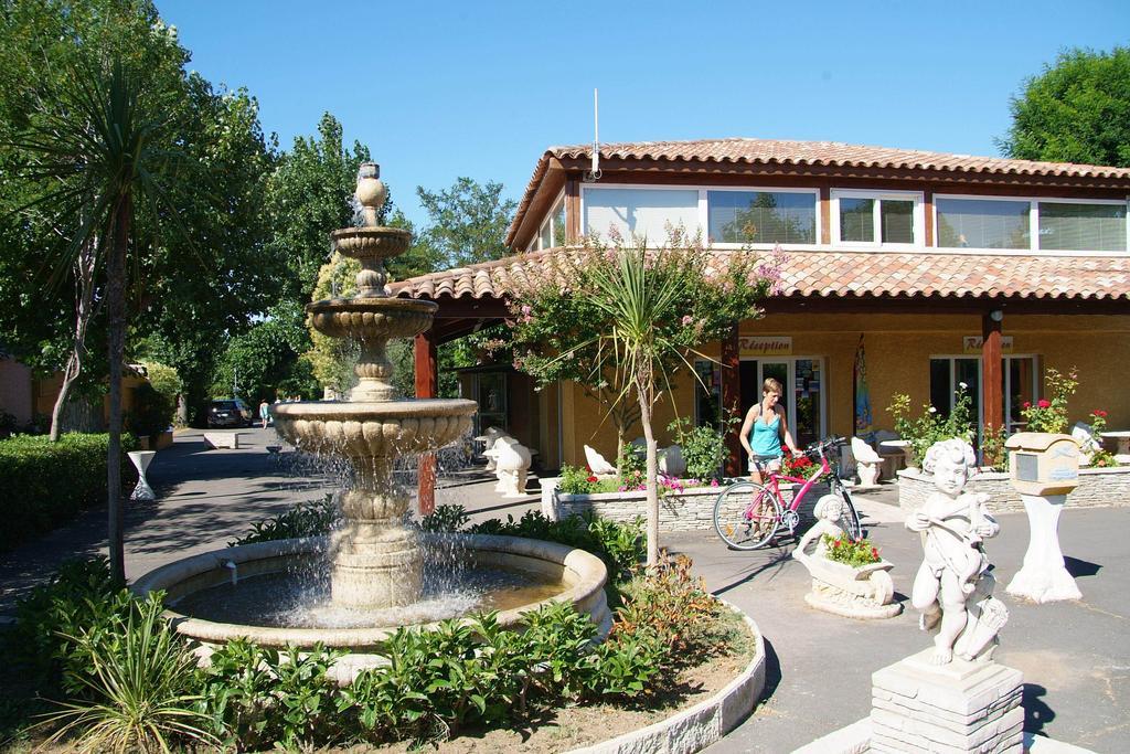 Camping Resort Les Champs Blancs Agde Exterior photo