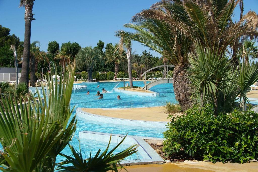Camping Resort Les Champs Blancs Agde Exterior photo