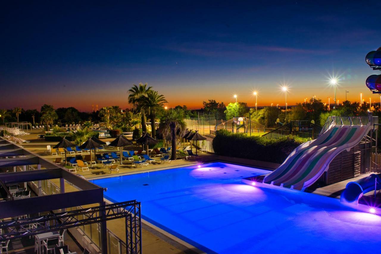 Camping Resort Les Champs Blancs Agde Exterior photo